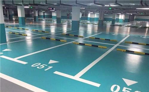 贵德贵德环氧地坪中涂：构筑坚固地面的关键环节